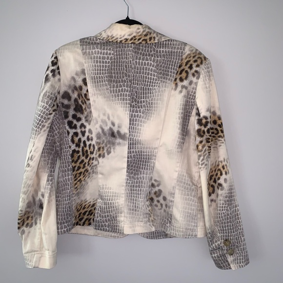 Airfield Womens’ Animal Print Blazer - Picture 2 of 8